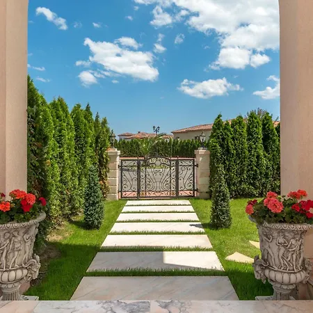 Dolce Villa
